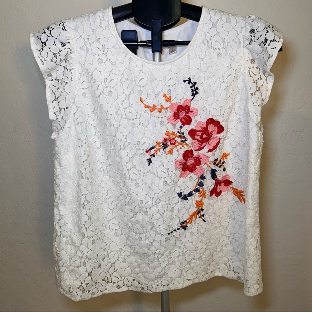 Xhilaration White Lace Blouse with Floral Embroidery